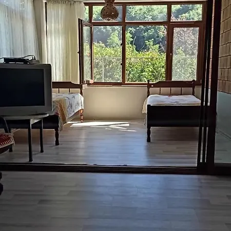 Ayten'nin Kir Evi Apartment